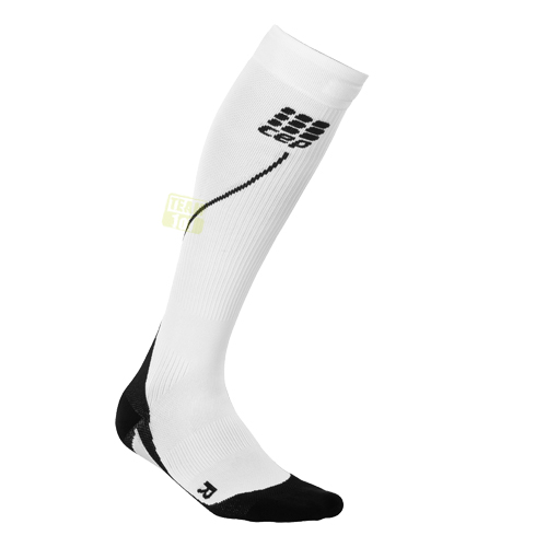CEP Damen Kompressionssocken Laufsocken pro+ run socks 2.0 schwarz/weiß